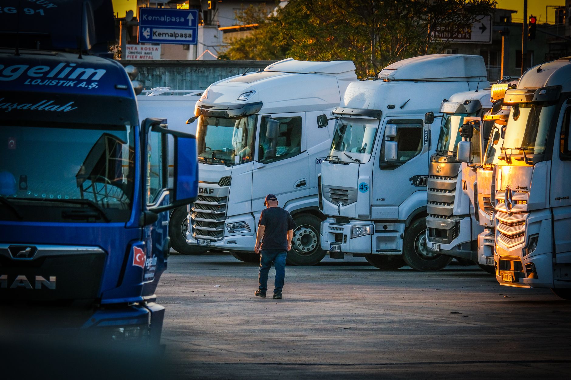 CDL Truck Driver Jobs in Arlington TX: Requirements, Pay & How to Land the Best Positions in 2026