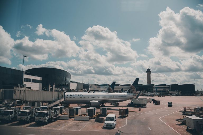 How Far is Dallas Airport to Dallas Cowboys Stadium?