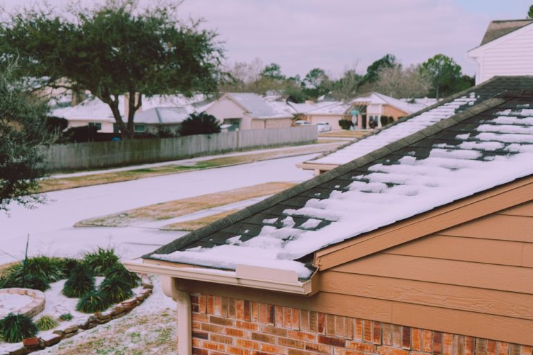 Roof Replacement and Repair in Arlington, Texas: A Homeowner s Guide