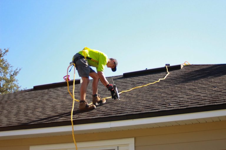 How to Vet a Roofing Contractor in Arlington TX